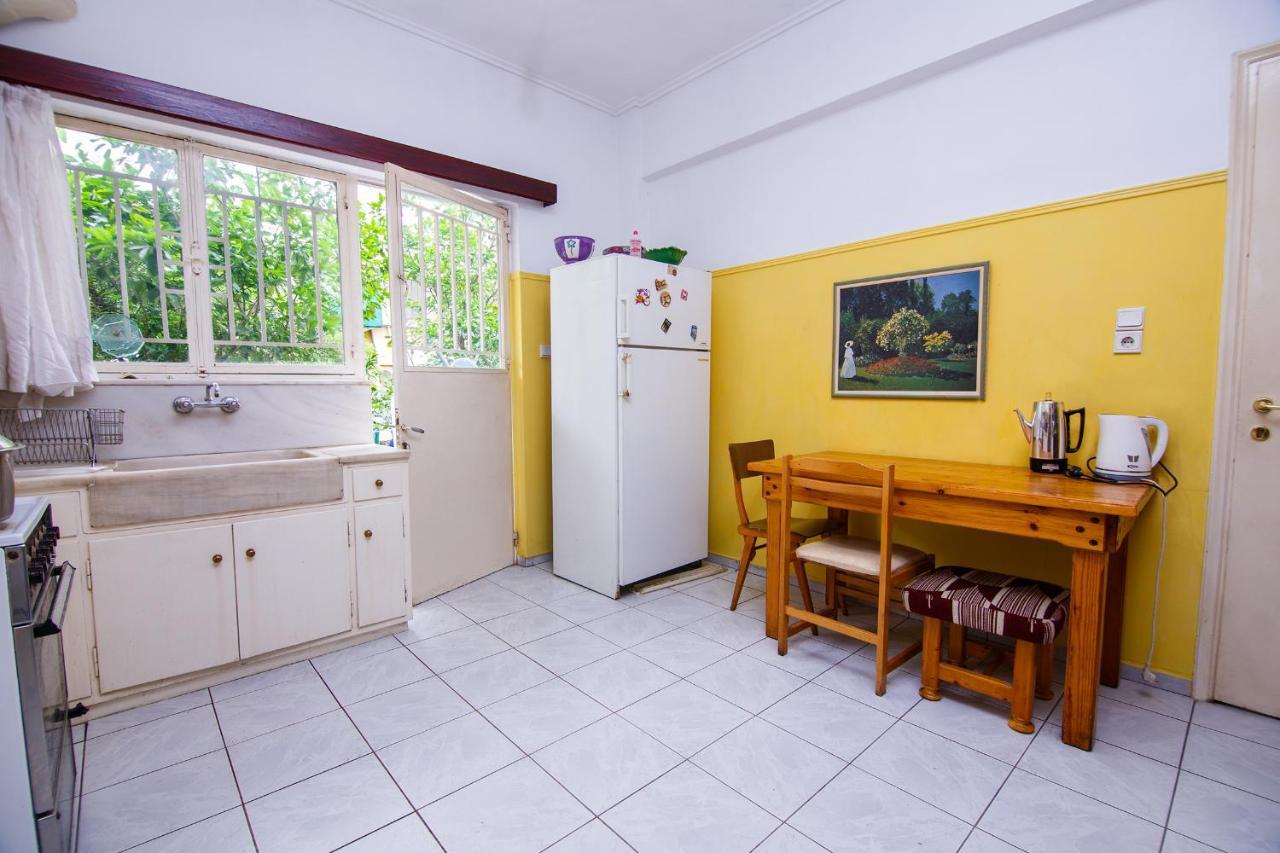 Birbili Youth Guest House Athènes Extérieur photo